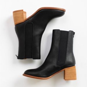 Oasis Society Cora Boots in Black